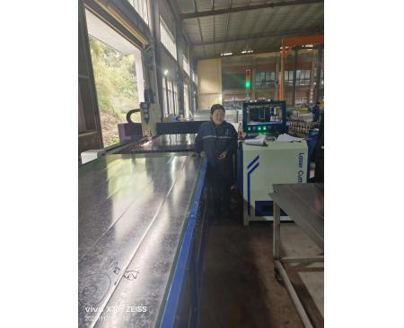 鄭州全自動上料激光切割機